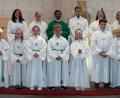 Bild: lep
Sieben junge Menschen zeigen Interesse an der Mitarbeit in der Kirche und im Gottesdienst. Am Sonntag wurden sieben Jugendliche feierlich in die Ministrantenschar aufgenommen.