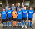 Bild: Manfred Rupprecht
Die nachrückenden Eigengewächse des FC Edelsfeld (vorne von links) Luca Ertl, Max Behringer, Tristan Fischer (reaktiviert), Clemens Heldrich, Benni Graf und Bastian Scharf mit (hinten von links) Reserve-Coach Eric Pridgen, dem neuen Trainer Stephan Schmeller, Vorstand Manfred Pirner und Spartenleiter Robert Pickel.
