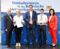 Bild: Tobias Hase/StMELF 
Von links Landesinnungsmeister Konrad Ammon, Manuela Weidner, Ministerpräsident Markus Söder, Martin Weidner und Staatsministerin Michaela Kaniber.