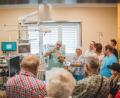 Bild: Thiemo Donhauser/exb
Zahlreiche Besucher kamen zum Tag der offenen Tür in der Asklepios Orthopädische Klinik Lindenlohe.