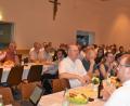 Bild: rgr
Einen kurzen Rückblick über den "Synodalen Weg" gibt Dekan Dr. Thomas Vogl aus Waldsassen bei der Dekanatsversammlung im Jugendheim.