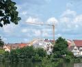Bild: stg
Kran und Planen machen es deutlich: Am Lenz-Bräu wird eifrig gearbeitet. Doch eigentlich ist Kemnath aktuell eine Großbaustelle, auf der viele Maßnahmen dank schier unendlicher Geldmittel verwirklicht werden können.
