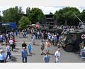 Bild: Bundeswehr Weiden
Die Blaulicht-Einsatzkräfte wie Polizei, Feuerwehr, BRK und andere präsentieren sich gemeinsam am 8. und 9. Juli mit der Bundeswehr in der Kaserne. Im Bild der Blaulichttag 2017 auf dem Naabwiesenparkplatz.