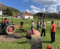 Bild: SC Eschenfelden/exb
Mitglieder des Sportclubs Eschenfelden beim Spielplatzbau.