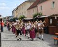 Bild: wrm
Der Zug zum Brauhaus zur Eröffnung des Bürgerfests in Windischeschenbach.