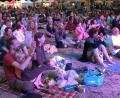 Bild: Hirsch
Spirituelle Klänge beim Yoga-Sound-Sea-Festival am Steinberger See: Bis zu 1500 Besucher kamen zu den Abendkonzerten auf das Gelände am Movin'Ground.