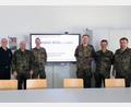 Bild: Ludwig Nerb/exb
Das Kreisverbindungskommando zur Bundeswehr im Landkreis Amberg-Sulzbach besuchte die ILS (von links): Schichtdienstleiter Andreas Uber, Walther Grau, Andreas Hahn, Florian Junkes, Ludwig Nerb und Daniel Stahl.