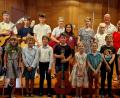 Bild: R. Kreuzer
Im Vorspiel der Klavier- und Gitarrenklasse von Wolfgang Charanza spielen 15 Solisten im Auditorium der Franz-Grothe-Schule.