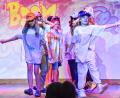 Bild: Petra Hartl
Die MRG Amberg Musicalklasse der 5. Jahrgangsstufe mit dem Kindermusical „Der Tag, an dem es Flupp machte“