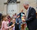 Bild: abi
Pfarrer Christoph Schmidt geht nach 23 Jahren Dienst in Marktredwitz in den Ruhestand. Ihm zu Ehren fand am Sonntag eine große Abschiedsfeier im Pfarrhof statt.