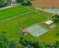Bild: Robert Neuber/exb
Mit der Umgestaltung des Sport- und Freizeitgeländes im Zuge der Sanierung des TSV-Sportheimes (oben) hat sich die Gemeinde Kastl erfolgreich für das "Gütesiegel Heimatdorf 2023" beworben.