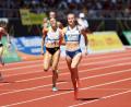 Bild: Theo Kiefner
Corinna Schwab (rechts) lief über die 400 Meter in Kassel auf den zweiten Platz.