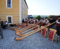 Bild: bey
Die Alphornbläser aus Großkonreuth eröffneten die Sommerserenade zum zehnjährigen Jubiläum des "Vulkanerlebnis Parkstein"