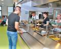 Bild: gsp
In der neuen Mensa der Schönwerth-Realschule wurden die Ehrengäste bewirtet.