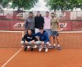 Bild: Sebastian Wagner/exb
Die Meistermannschaft des TC Amberg am Schanzl (vorne von links): Pascal Brunner und Thomas Statzberger. Hinten von links: Nico Reissig, Michael Glöckler, Albert Wagner und Jules Marie.