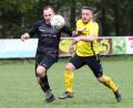 Bild: Dieter Jäschke
In der letzten Saison waren Florian Prantzke (links) und der Windischeschenbacher Markus Seitz noch Gegner. Mit Prantzke, Martin Giering und Wolfgang Michl wechselten gleich drei Spieler vom Kreisligaaufsteiger SV Altenstadt/WN vor der neuen Spielzeit zur SpVgg Windischeschenbach.