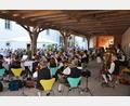 Bild: jr
60 Blasmusiker brachten sich am Samstagabend ins Programm der Serenade im Schafferhof ein.