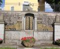 Bild: kro
Die Mitglieder der Soldatenkameradschaft Griesbach pflegen seit über 90 Jahren das Griesbacher Kriegerdenkmal vor der Pfarrkirche.