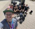 Bild: Siemens/Adrian Zimmermann/exb
Ein Selfie nach getaner Arbeit. Siemens-Mitarbeitende sammelten säckeweise Unrat und Müll.