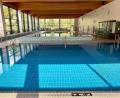 Bild: Gabi Schönberger
Das Hallenbad an der Realschule Weiden. Vorne ein Lehrschwimmbecken für Nichtschwimmer, hinten ein 25-Meter-Sportbecken. So ähnlich wünschen sich die Neustädter Kreisräte einen Neubau in der Kreisstadt.
