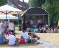 Bild: mfh
Lässig picknicken, Musik hören und sich dem Jonglieren oder anderen spielerischen Herausforderungen aus dem Spielebus stellen: Im Stadtpark ging ein gelungener Familiennachmittag über die Bühne.