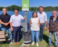 Bild: Weiß/exb
Was ist am Murner See erlaubt, was nicht? Darüber informieren Schilder, die vor kurzem am See aufgestellt wurden. Das Bild zeigt (von links) Tommy Dörner vom Zweckverband Kommunale Verkehrssicherheit Oberpfalz, Bürgermeister Thomas Falter, Gaby Wiendl vom Ordnungsamt, Hauptamtsleiter Reinhard Schuß und Johann Strasser vom Bauhof.