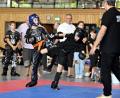 Bild: Hubert Ziegler
Adam Agotai (rechts) vom TC Amberg Kickboxclub kämpfte gegen Kacper Bacynski (links) von der Kampfsportschule Müller.