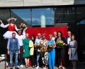 Bild: Verena Bauch/OTH Regensburg/exb
Im Bild: (von links) Künstlerin Veronika Rudholzner, Prof. Dr. Michael Görtler, Matthias Strigl, Prof. Dr. Martina Ortner, Esma Maraslioglu, Georg Lang, Peggy Kulik, Anja Grundmann, Studiengangleiter Prof. Dr. Nicolas Schöpf, Sonja Witt, Franz Stahl und Studiengangreferentin Jana Faerber.