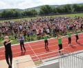 Bild: frd
Rund 1300 Schüler tanzten am Ende der Einweihungsfeier für das sanierte Jahnstadion in Oberviechtach gemeinsam.