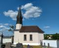 Bild: tra
Die Friedhofskapelle und die Friedhofsmauer in Wolfsbach wurden von den Wolfsbacher Schützen neu gestrichen.