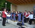 Bild: gi
Einen gewaltigen Eindruck hinterlässt die Jugendkapelle Roggenstein bei der Sommerserenade im Moosbacher Generationenpark.