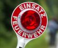 Symbolbild: Armin Weigel/dpa
Die Feuerwehren aus Rosall, Wondreb, Waldassen, Mitterteich und Tirschenreuth mussten am Samstagabend: Auf zwei Anhängern eines Traktorgespanns hatten sich frisch gepresste Heuballen entzündet.