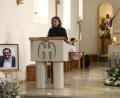 Bild: Hirsch
Geschäftführerin Claudia Donhauser hielt in der Kirche Klardorf den Nachruf auf ihren verstorbenen Geschäftspartner und Großcousin Thomas Donhauser.
