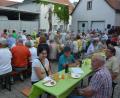 Bild: jr
Einen Volltreffer landete der Frauenbund Mitterteich am Freitag mit seiner Veranstaltung „Songs an einem Sommerabend“ einen Volltreffer. Die Besucher genossen Musik sowie das große Angebot an Speisen und Getränken.