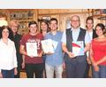 Bild: wro
Für langjähriges Musizieren wurden Christian Philipp (Dritter von links), Andreas Philipp (Fünfter von links) und Christian Hampel (Sechster von links) ausgezeichnet. Es gratulierten Musikbund-Kreisvorsitzende Christine Ulrich, Musikverein-Vorsitzender Wolfgang Braun (Zweiter von links), dessen Stellvertreterin Theresa Dötterl-Franz (Vierte von links), Paula Bächer (rechts) und Michael Philipp.