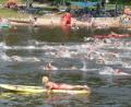 Archivbild: rn
500 Meter mussten beim Eschenbacher Triathlon im Rußweiher geschwommen werden.