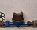 Bild: fks
Der Bezug von Frischwasser in der Gemeinde Reuth ist künftig teurer. Gleich bleiben allerdings die Kosten für die Wasserzähler.