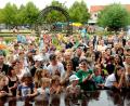 Archivbild: Stephan Huber
So sieht es aus, wenn in Amberg Kinderfest gefeiert wird. Wie die vielen Stände der Vereine und Organisationen lockt auch das Bühnenprogramm die jungen Besucher und ihre Begleiter an.