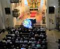 Bild: fvo
KLB-Kreisvorsitzender Willi Kellner begrüßt die vielen Gläubigen zum "Evensong" in der Wallfahrtskirche St. Quirin.