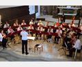 Bild: Kunz
Das Blockflötenensemble “Chorus Flautorum” begeistert das Publikum in der Michaelskirche in Weiden.