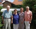 Bild: jma
Das Geburtstagskind Sabine Rühl (Zweite von links) mit Ehemann Joachim (links), Tochter Beate und Zweitem Bürgermeister Norbert Gradl (rechts).