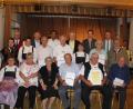 Bild: soj
Ehrungen gab es bei der 70-Jahrfeier des Trachtenvereins. Im Bild (vorne, von links) Christa Schiener, Gerda Prechtl, Brigitta Kuhbandner, Valentin Filberth, Hubert Schindler und Hubert Stauffer sowie (Mitte, von links) Chantal Thürmer, Carina Kaiser, Willi Prechtl, Hans Etterer, Heike Lang, Rosa Stauffer und Herbert Rubenbauer sowie (hinten, von links) Vorsitzender Hans-Jürgen Enders, Tobias Reiß, Pfarrer Pater Anish George, Günter Kopp, Bundestagsabgeordneter Albert Rupprecht und Bürgermeister Wolfgang Söllner.
