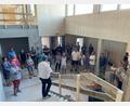Bild: Markus Scharnagl/exb
Groß war das Interesse am Besichtigungstermin im künftigen Kinderhaus "Waldwichtel" am Stationsweg in Waldsassen. Stadtbaumeister Hubert Siller (vorne, auf der Treppe) erläuterte die Einzelheiten.