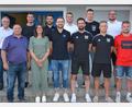 Bild: jr
Neuwahlen gab es beim TSV Konnersreuth. Im Bild (von links) Bürgermeister Max Bindl, Rainer Baumgärtner, Tobias Wenisch, Saskia Böhm, Louis Lang, Vorsitzender Maximilian Siller, Christopher Rüth, Wolfgang Pötzl, Patrick Kutzer, Tobias Plaß, Markus Wenisch und Jonas Lochner.