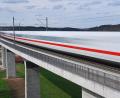 Bild: Volker Emersleben
Ein ICE in vollem Tempo zwischen Würzburg und Nürnberg. Gibt es so ein Bild bald auch in der Oberpfalz?