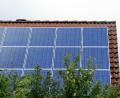 Symbolbild: Caroline Seidel/dpa
In der Tirschenreuther Altstadt sind die Regeln strenger, was die Installation von Photovoltaikmodulen auf dem Dach angeht. Einen speziellen Fall behandelte der Tirschenreuther Bauausschuss kürzlich.