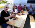 Bild: CSU/exb
Bei einem Bierchen und Brezen diskutierten die Bewohner des Bergsteigs und Milchhofviertels über Probleme in ihrem Stadtteil.