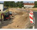 Bild: gri
Entlang der Staatsstraße wird ein Gehweg angelegt, der das neue Baugebiet mit einer neuen Bushaltestelle und dem Dorf verbindet.