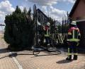 Bild: Polizei Sulzbach-Rosenberg
In Poppenricht geriet eine Hecke in Brand. Die Feuerwehr löschte.