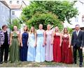 Bild:  Peter Ringeisen/exb
Die Jahrgangsbesten der Dr.-Johanna-Decker-Realschulen mit der Schulleitung, von links: Realschulkonrektorin i. K. Gabriele Tröster, Lillith Hüser, Susanne Wolfsteiner, Isabel Dachs, Sarah Kausler, Maria Graf, Anja Scheibl, Selina Koch, Schulleiter Studiendirektor Hans Kistler